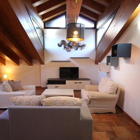 Attico Dell'Aquila Apartment Brusson Bagian luar foto