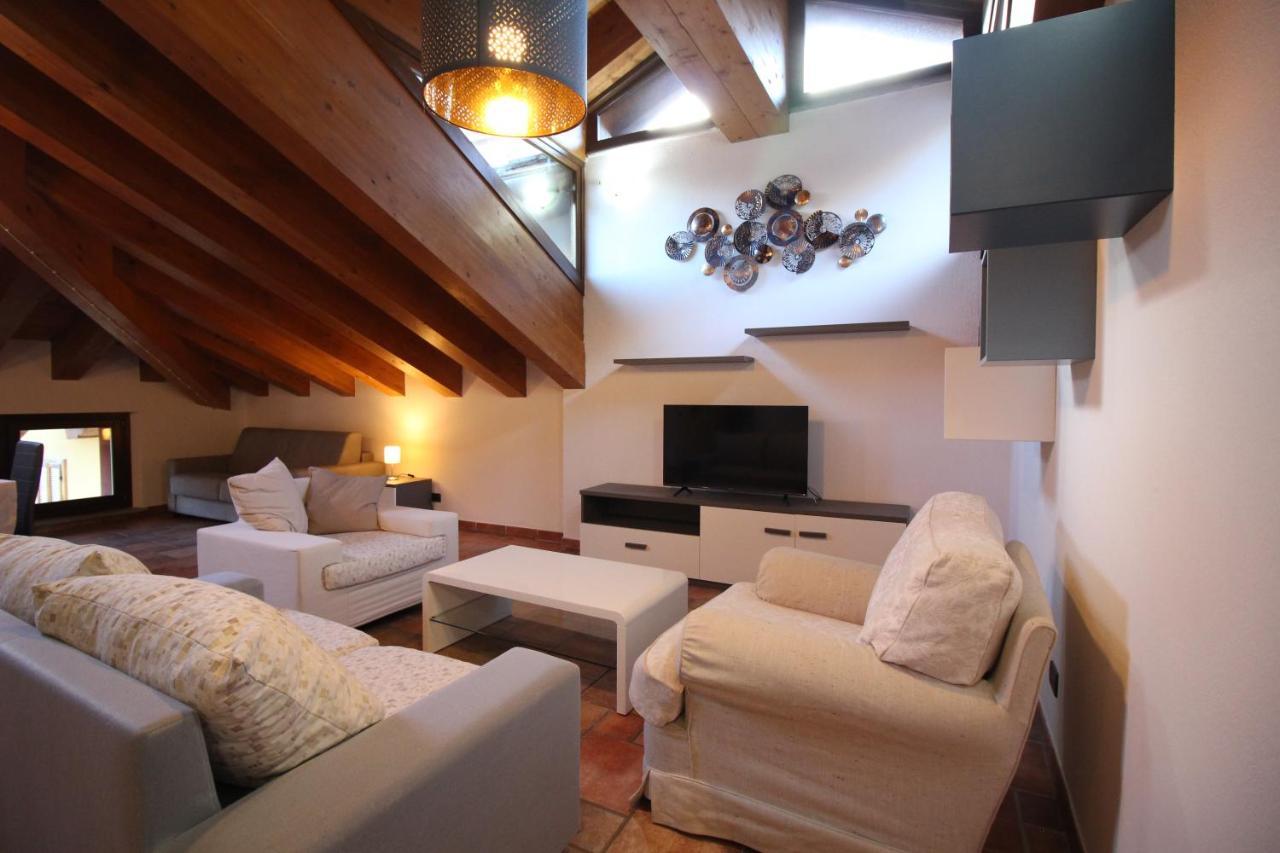 Attico Dell'Aquila Apartment Brusson Bagian luar foto