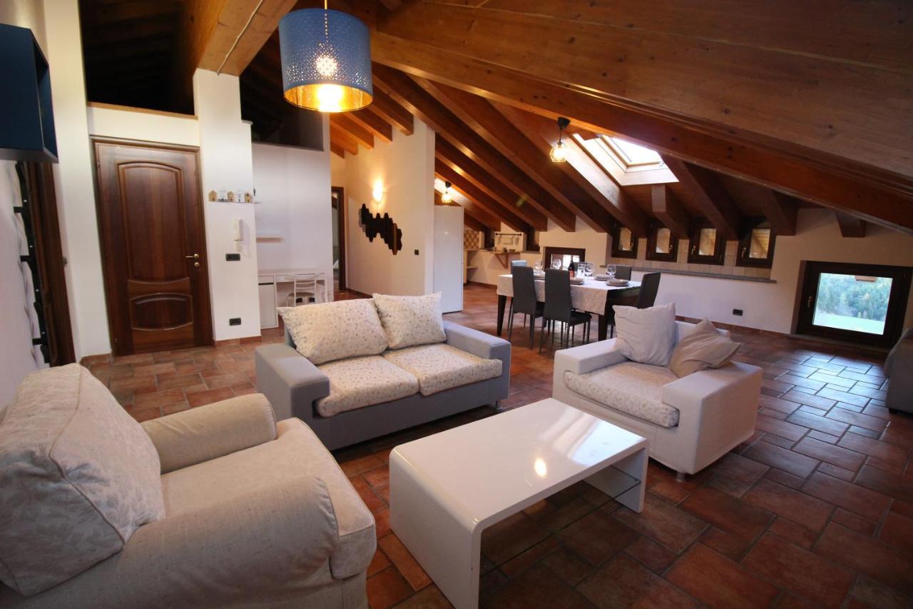 Attico Dell'Aquila Apartment Brusson Bagian luar foto