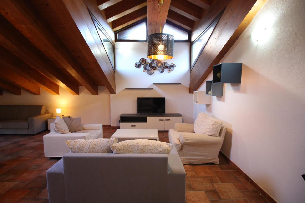 Attico Dell'Aquila Apartment Brusson Bagian luar foto