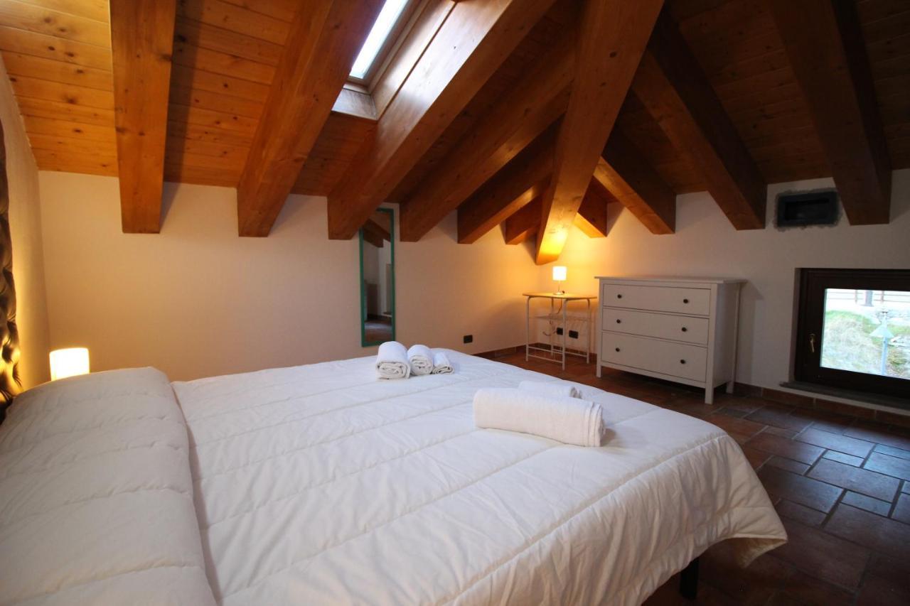 Attico Dell'Aquila Apartment Brusson Bagian luar foto