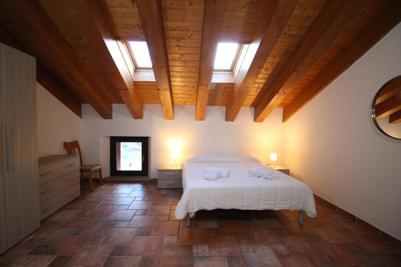Attico Dell'Aquila Apartment Brusson Bagian luar foto
